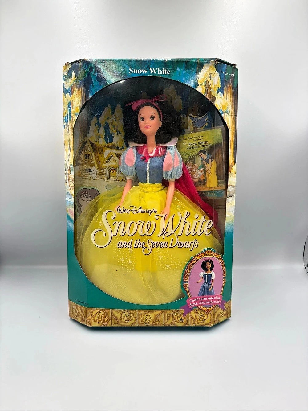 1992 Disney Snow White Doll NIB Box Damage